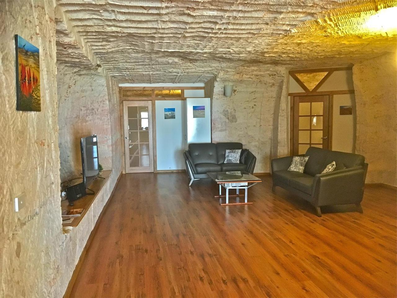 Dug Out B&B Coober Pedy Exterior foto